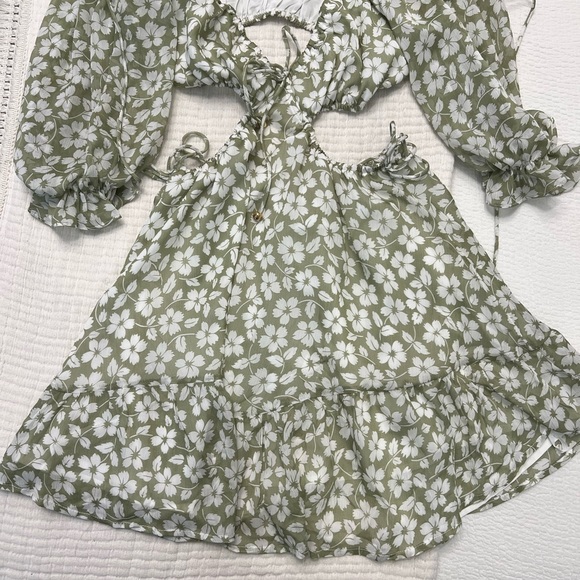 Dress - Picture 1 of 2